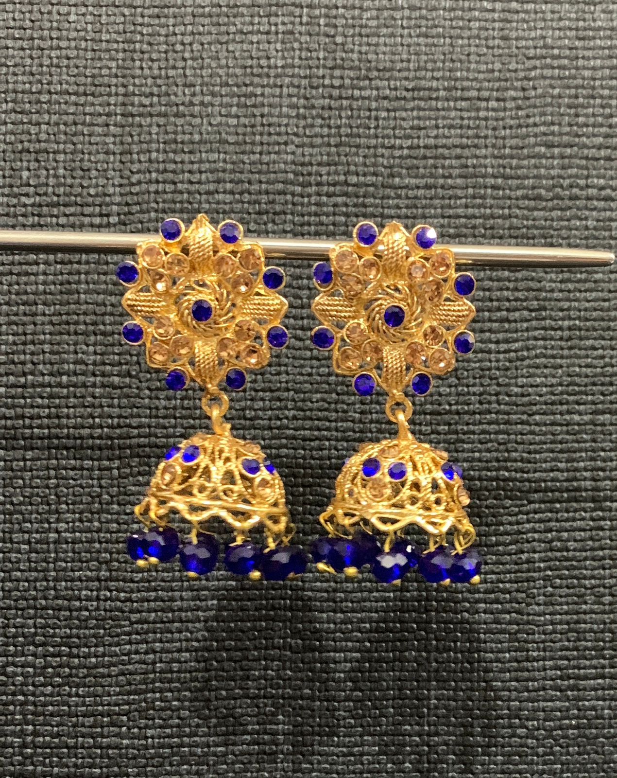 JHUMKI